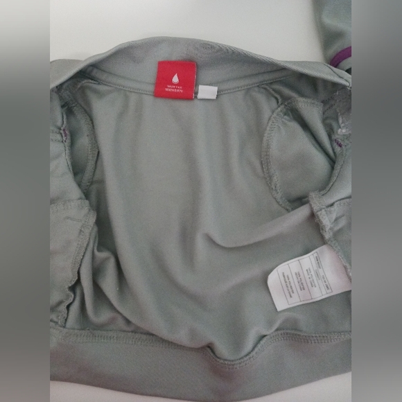 Puma toddler girl's tracksuit, includes a zip-up jacket and matching pants. - Picture 11 of 13